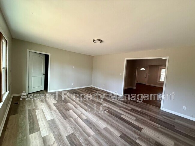 Building Photo - 203 N St Marks Ave