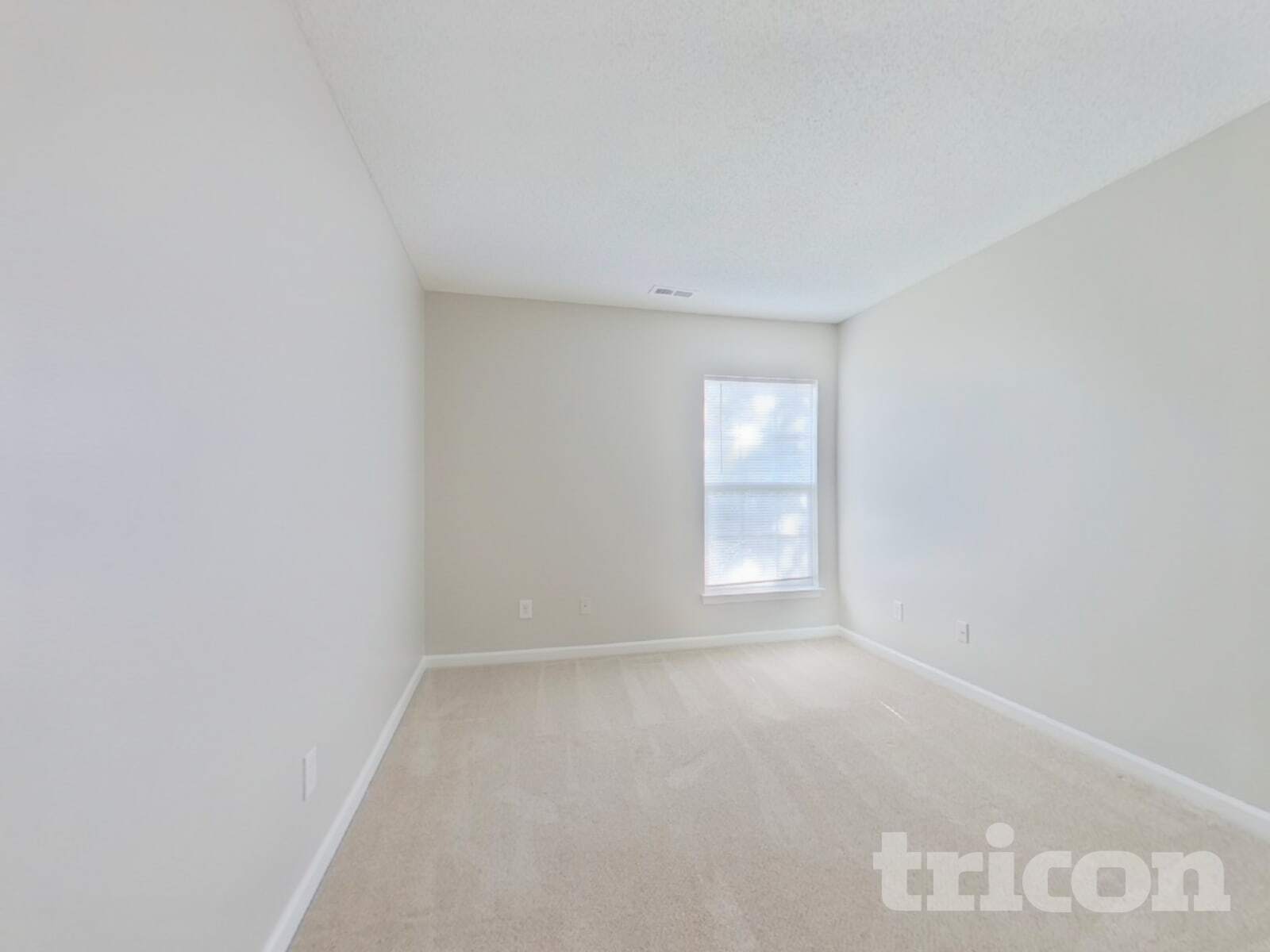 Building Photo - 1812 Southwind Dr