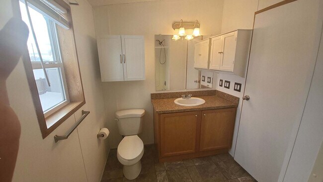 Primary Photo - 1205 Clark St