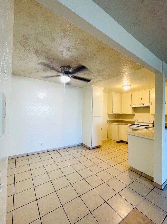 Building Photo - Welcome to this beautiful 3-bedroom, 2-bat...