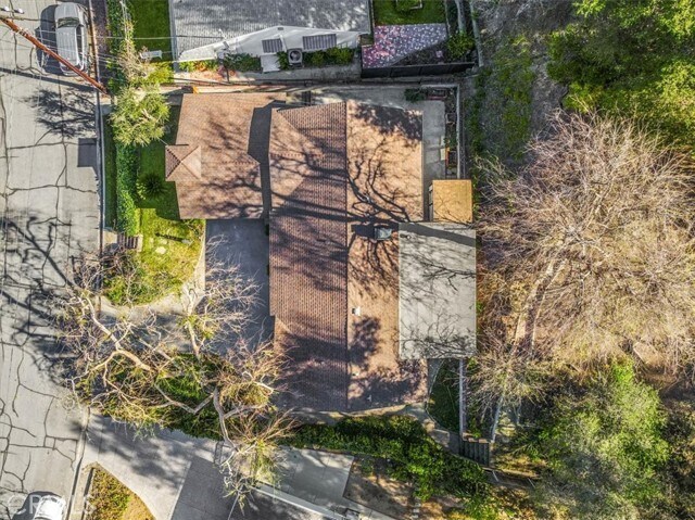 Building Photo - 2020 Oak Valley Rd