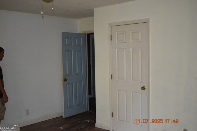 Building Photo - 4517 Greenfields Rd
