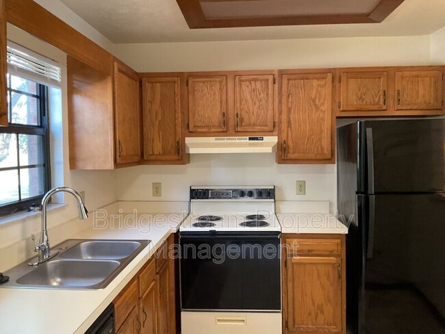Building Photo - 4579 Burchdale St