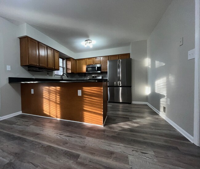 Kitchen pic 2 - 15094 Ardmore Loop