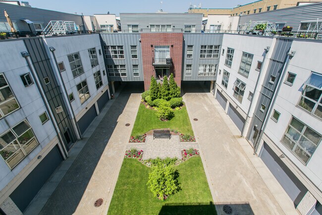 Building Photo - 1808 S Michigan Ave