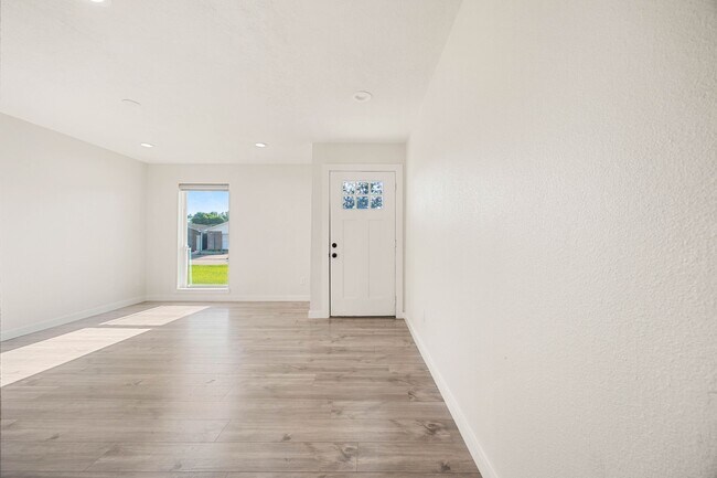 Building Photo - 6235 Weststar Ln