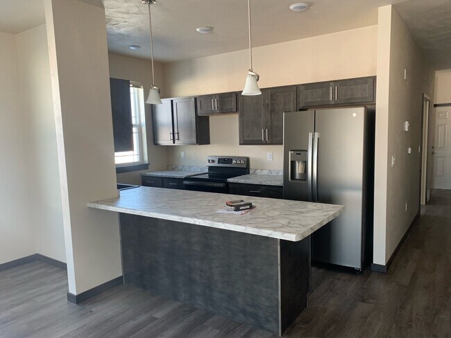 Building Photo - 2126 Zimmer Dr