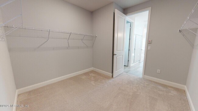 Building Photo - 307 Killarney Ave