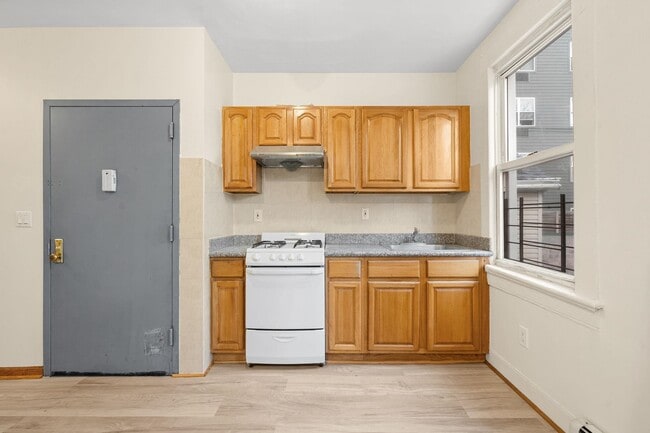 Building Photo - 360 West Side Ave