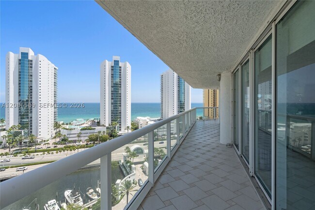 Building Photo - 16400 Collins Ave