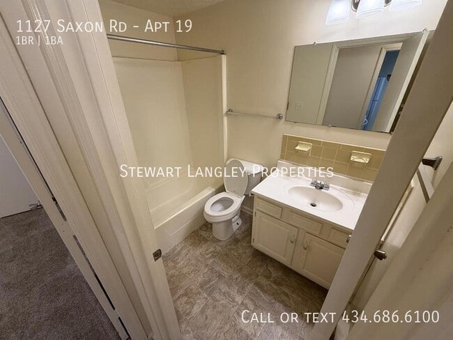 Building Photo - 1127 Saxon Rd