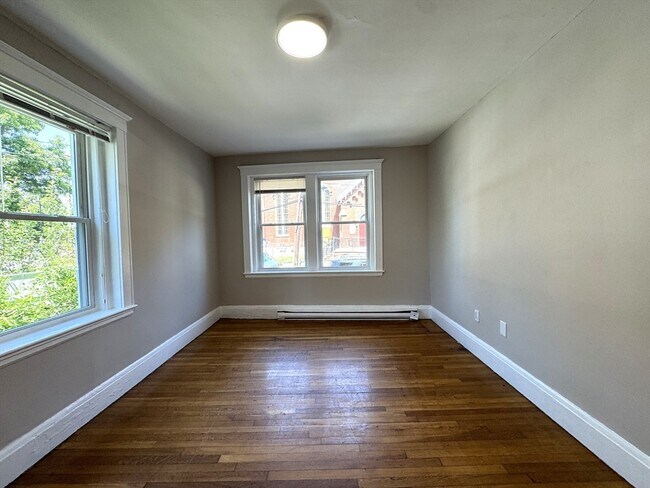 Building Photo - 15 Huss Ct