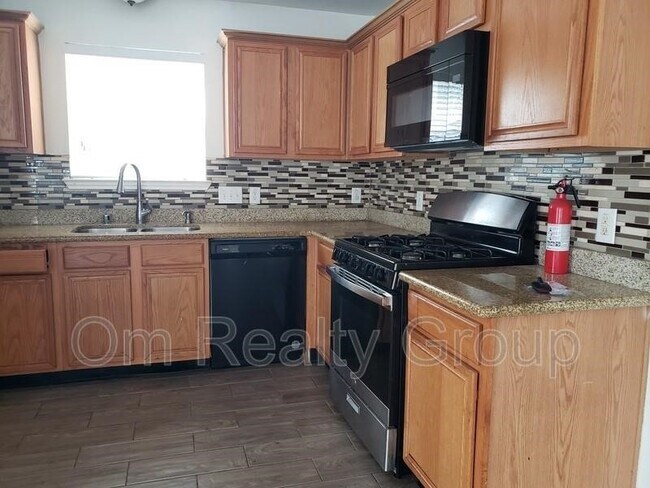 Building Photo - 6655 Stonefort Ct