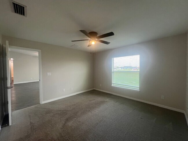 Building Photo - 3 bedroom/ 2 bath in NE Cape Coral- Gator CIrcle - Available Now