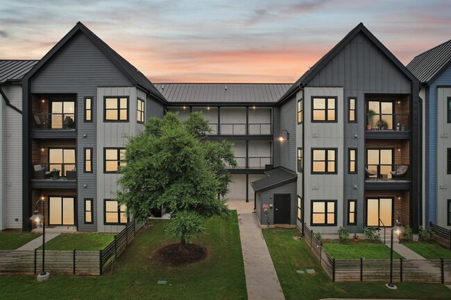 Building Photo - 3101 Govalle Ave