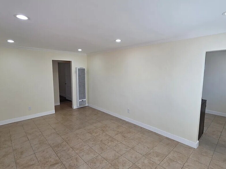 Building Photo - 4136 Fond du Lac Ave