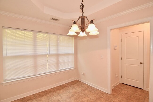 Building Photo - 659 Ventana Dr