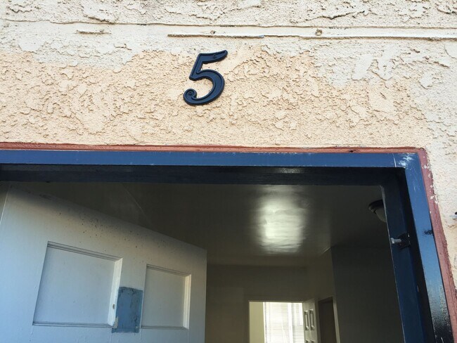 Primary Photo - 7404 S Western Ave