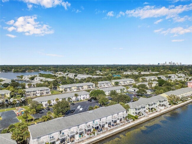 Building Photo - 5172 Coquina Key Dr SE