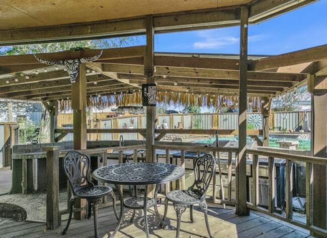 Building Photo - 4/2 on 2 acreas  Longview ISD