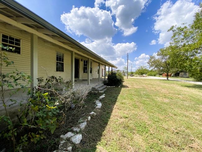 Building Photo - 143 Jasmine Ln