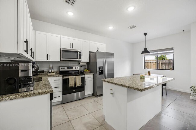 Building Photo - 13353 SW 250th Terrace