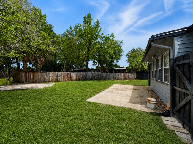 Building Photo - 647 San Juan Blvd