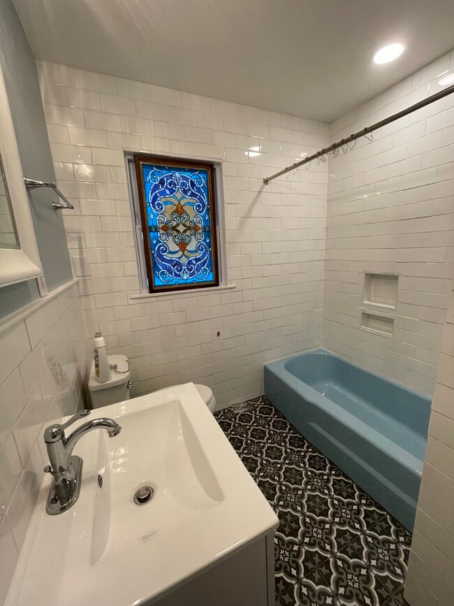 Building Photo - Stonewall