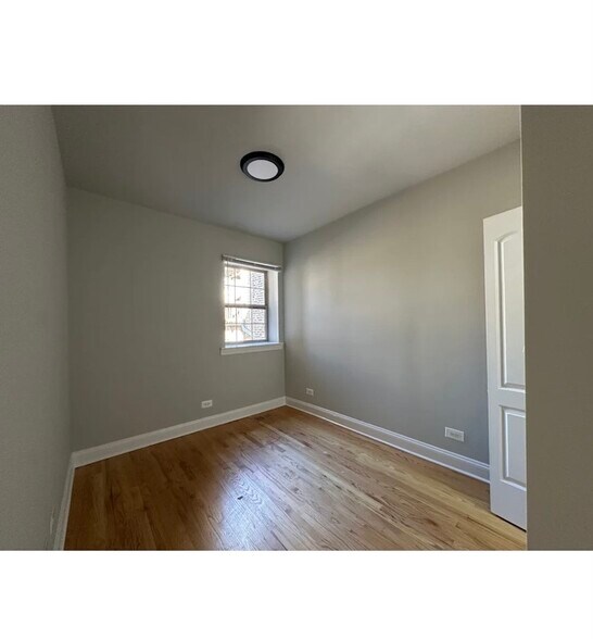 Building Photo - 1630 W Fargo Ave