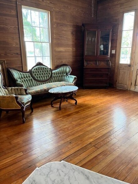 Building Photo - 303 E 20th Ave