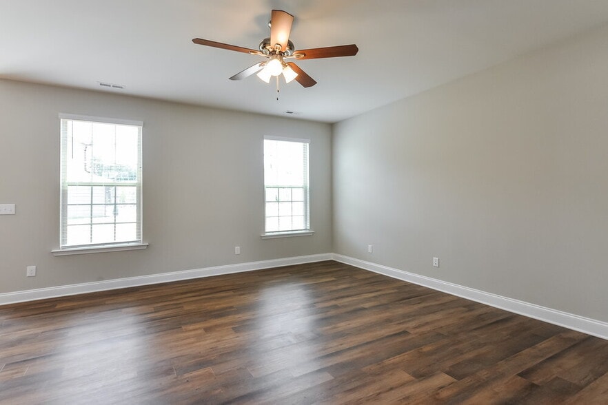 Building Photo - 422 River Dell Townes Ave