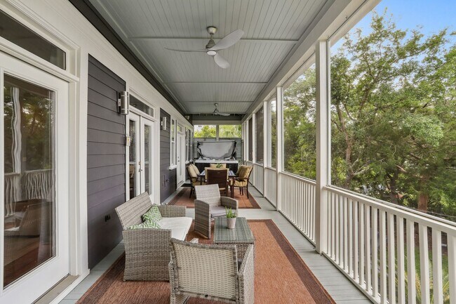 Building Photo - Luxury Waterfront Estate with Deepwater Access