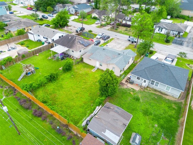 Building Photo - 505 Sikes St