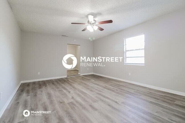 Building Photo - 3 Bedroom Pet-Friendly Home in SANFORD, FL with Main Street Renewal