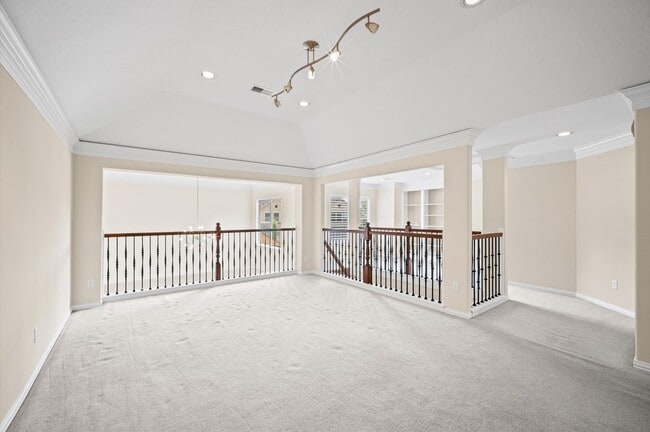 Building Photo - 2047 Palm Forest Ln