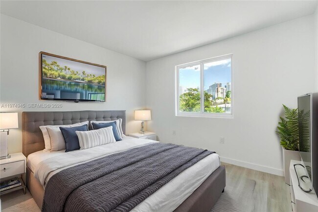 Building Photo - 620 SW 10th St