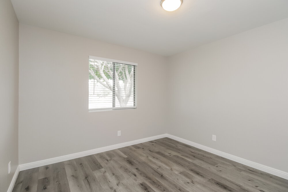 Building Photo - 6106 E Ivyglen St