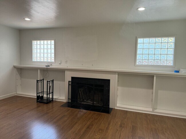 Building Photo - Solar Savings 3 bedroom - 2 bathroom FOR RENT