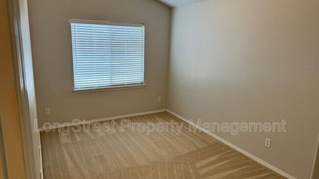 Building Photo - 3157 NW Shooting Star Dr