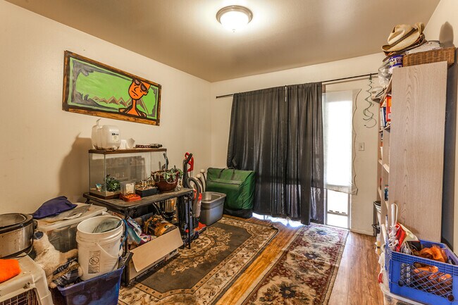 Building Photo - 1100 Skyline Dr