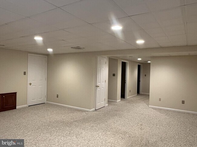 Building Photo - 2016 Greenes Way Cir