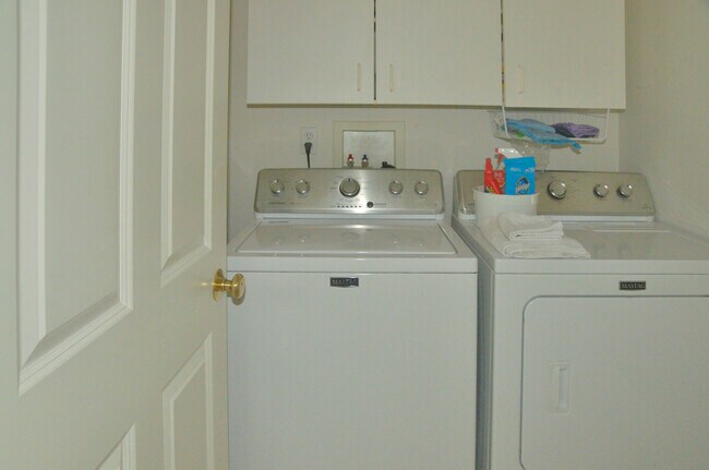 Building Photo - 534 Eagle Ridge Dr