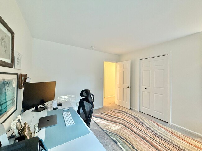 Building Photo - **OFFERING REFUNDABLE APPLICATION FEES & $200 MOVE IN PROMOTION** Updated 3BD, 2.5BA Raleigh Home...