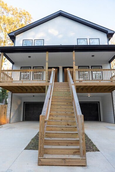 Building Photo - 1332 Brewster St SW