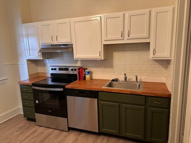 Building Photo - 14720 Detroit Ave