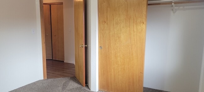 Building Photo - 2210 SW Bridge St