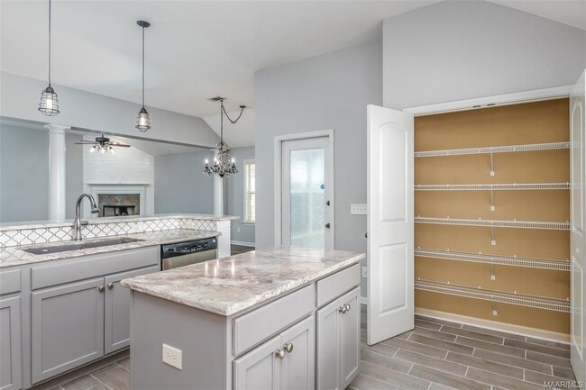 Building Photo - 9025 Saw Tooth Loop