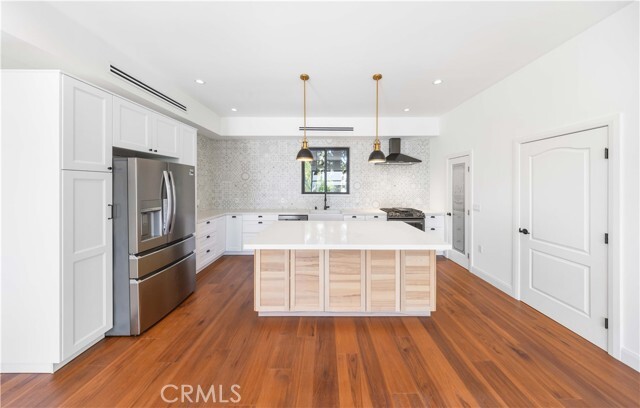 Building Photo - 7503 Hesperia Ave