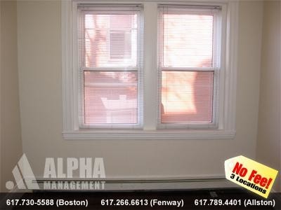 Building Photo - 208 Winthrop Rd