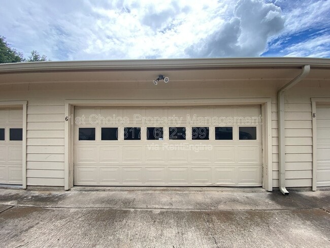 Building Photo - 6 1 Main Pl